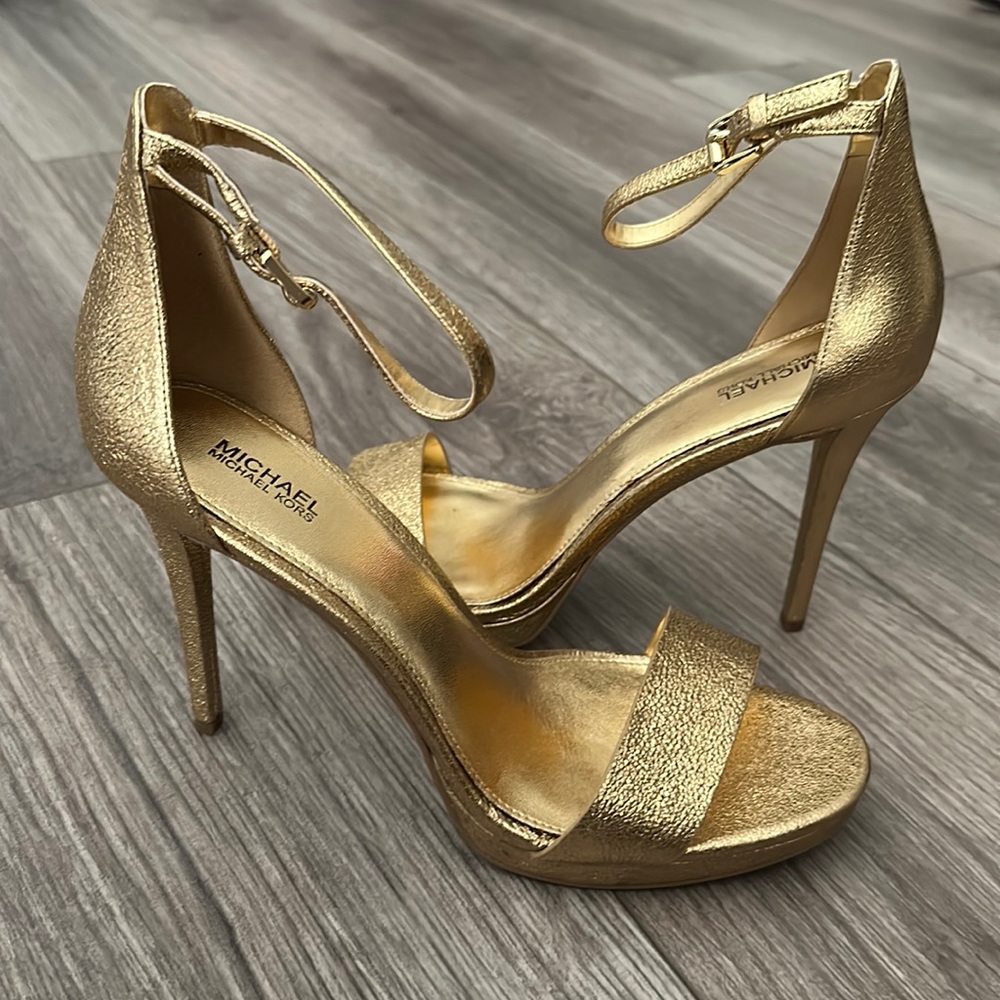 New in Box Michael Kors Hutton Ankle Strap Sandal Heels